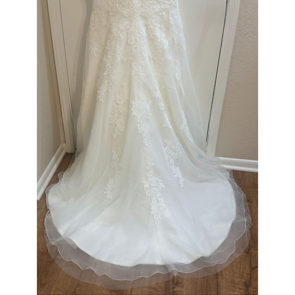 Mori Lee NEW size 10 Ivory Lace Wedding dress with train - Picture 11 of 16